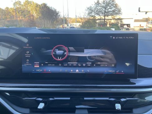 New 2026 BMW X6 xDrive40i w/ Climate Comfort Package image 27