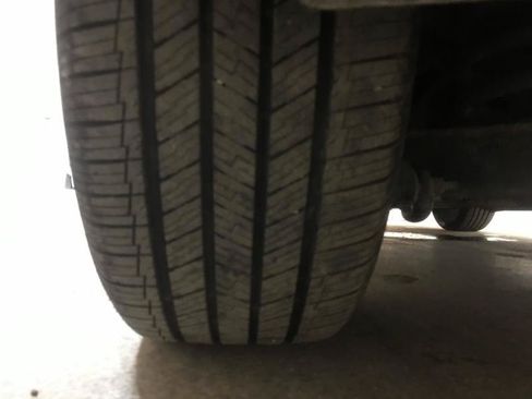 Used 2012 Ford Taurus SEL FWD image 17