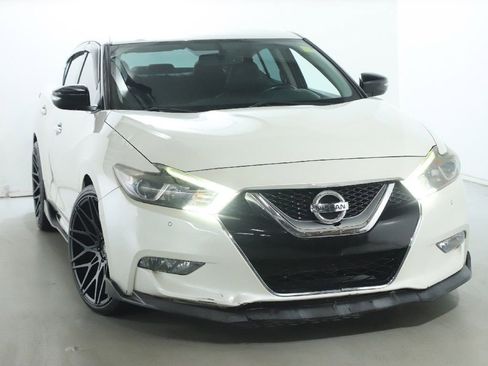 Used 2017 Nissan Maxima 3.5 SV w/ Interior Lighting Package image 2