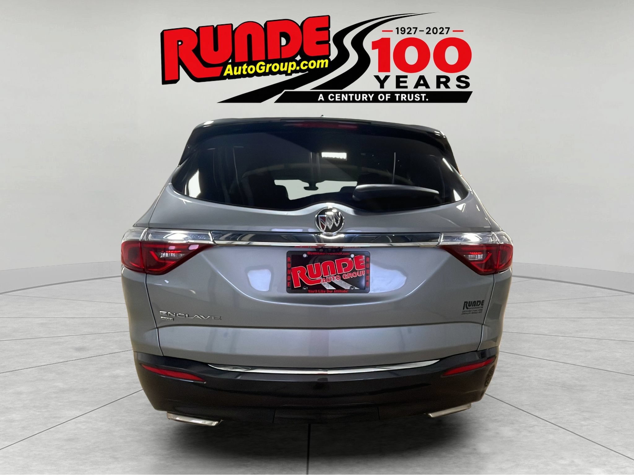 Used 2023 Buick Enclave Essence AWD/4WD image 4