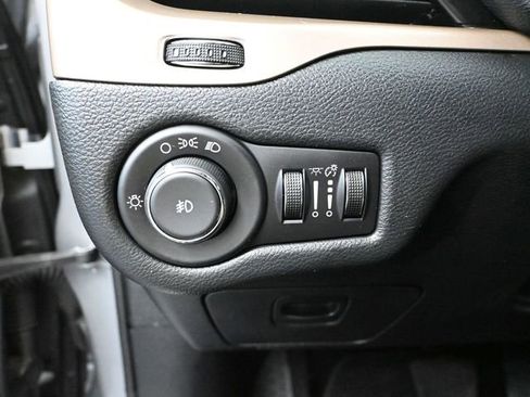 Used 2014 Jeep Cherokee Latitude image 27