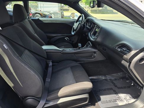 Used 2020 Dodge Challenger SXT RWD image 11
