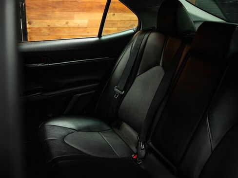 Used 2023 Toyota Camry XSE image 10