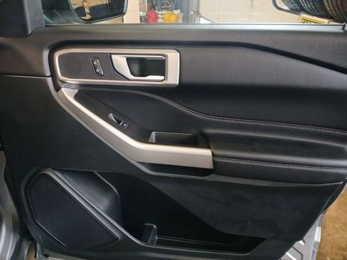 Certified 2023 Ford Explorer XLT image 50