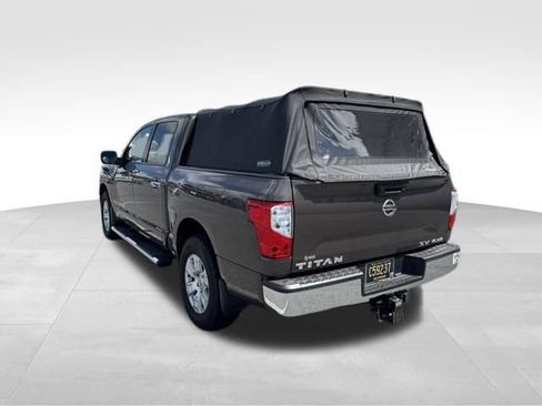 Used 2018 Nissan Titan SV AWD/4WD image 6
