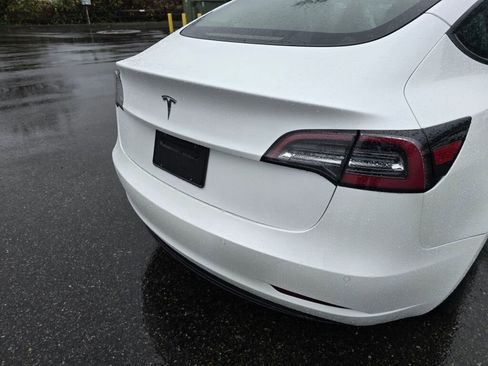 Used 2021 Tesla Model 3 Standard Range Plus image 13