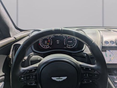 Used 2021 Aston Martin DBX image 31