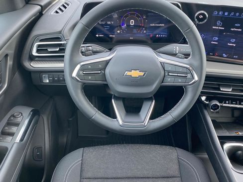 New 2026 Chevrolet Traverse LT w/ Sun and Wheel Package AWD/4WD image 7