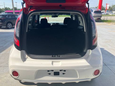 Used 2018 Kia Soul + FWD image 4