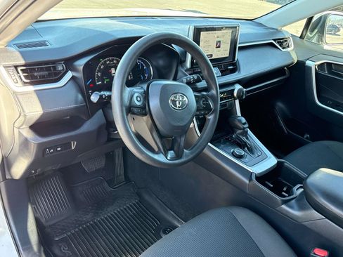 Used 2024 Toyota RAV4 LE AWD/4WD image 11