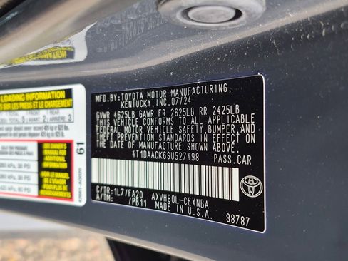 Used 2025 Toyota Camry LE image 11