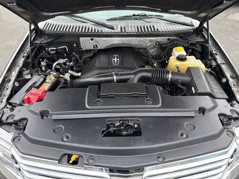 Used 2017 Lincoln Navigator Select image 25