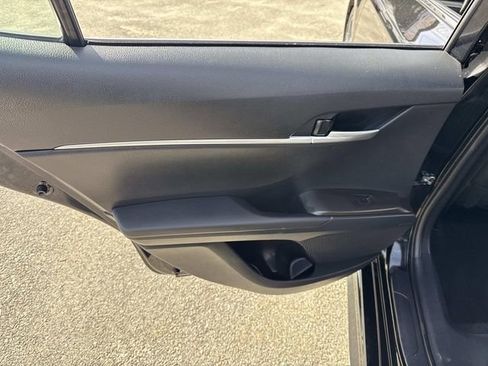 Used 2023 Toyota Camry SE FWD image 17