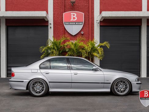 Used 2003 BMW M5 image 10