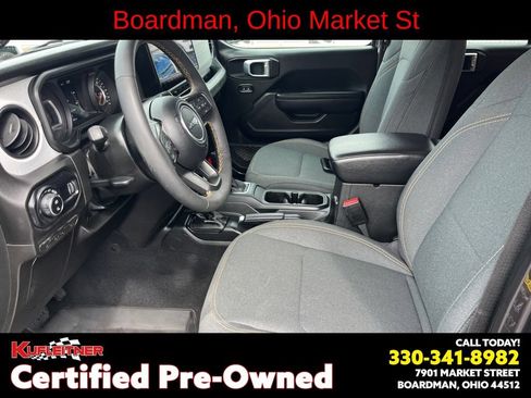 Used 2024 Jeep Gladiator Mojave AWD/4WD image 9