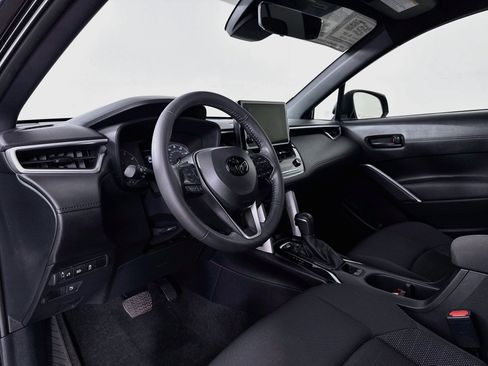 Used 2024 Toyota Corolla Cross AWD Hybrid image 9