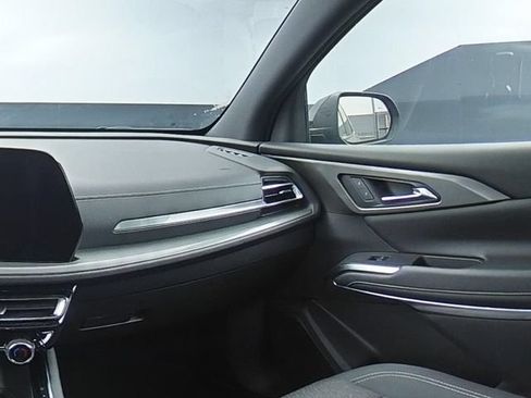 Used 2024 Chevrolet Traverse LT FWD image 19