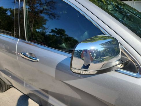 Used 2019 Jeep Grand Cherokee Limited w/ Luxury Group II image 12