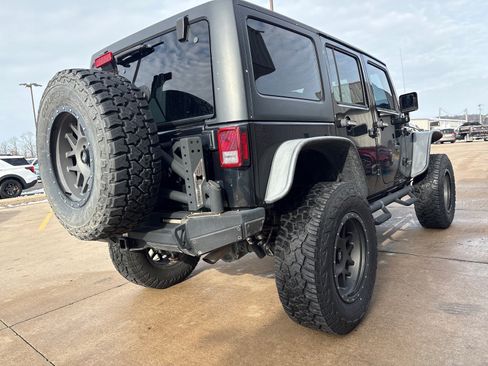 Used 2017 Jeep Wrangler Unlimited Rubicon image 10