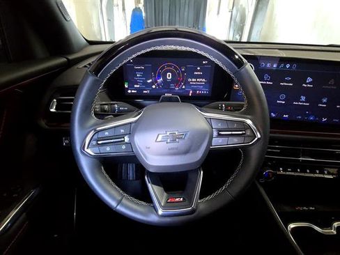 Used 2026 Chevrolet Traverse Z71 w/ Enhanced Driving Package AWD/4WD image 8
