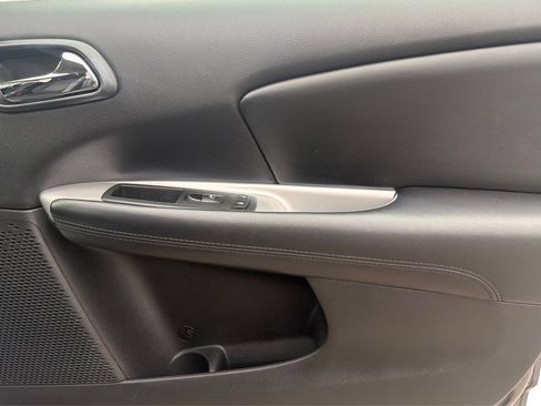 Used 2016 Dodge Journey SE w/ Flexible Seating Group FWD image 19
