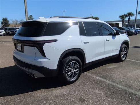 Used 2024 Chevrolet Traverse LT w/ Trailering Package image 8