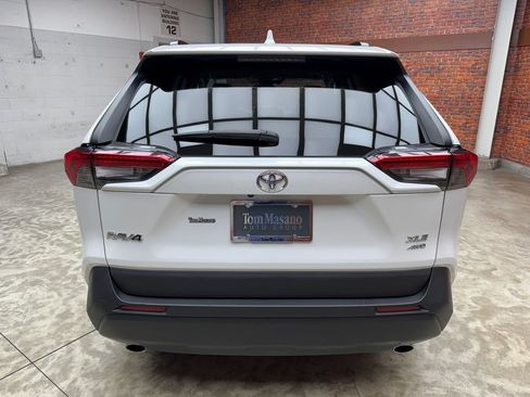 Used 2023 Toyota RAV4 XLE Premium AWD/4WD image 4
