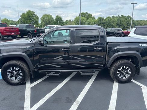 Used 2022 Toyota Tacoma TRD Off-Road w/ Technology Package AWD/4WD image 6