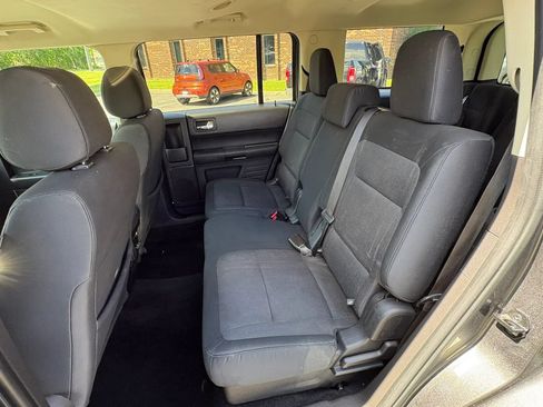 Used 2018 Ford Flex SE FWD image 25