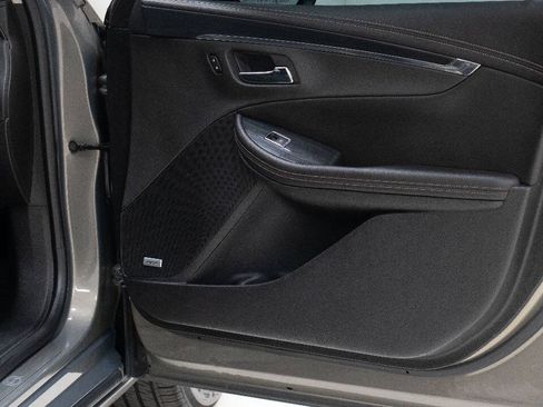 Used 2019 Chevrolet Impala Premier FWD image 18