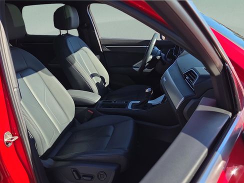 Used 2022 Audi Q3 2.0T Premium w/ Convenience Package image 17