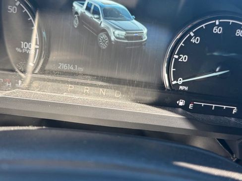 Used 2024 Ford Maverick Lariat FWD image 3