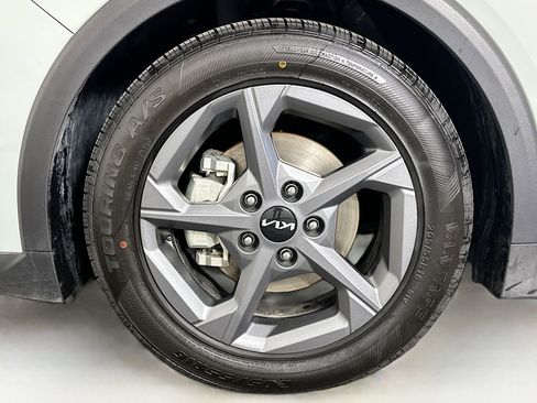 Used 2025 Kia K4 LXS image 11