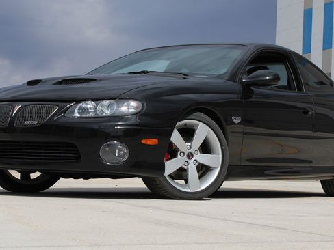Used 2005 Pontiac GTO RWD image 2