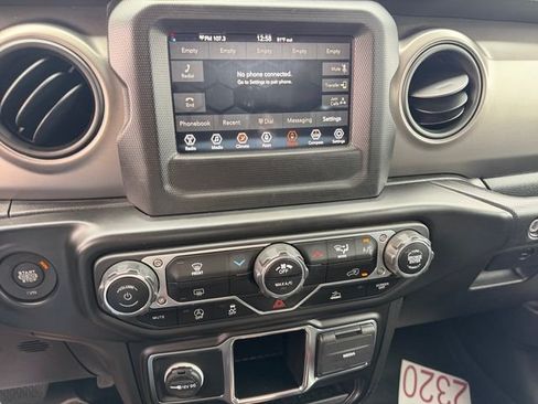 Used 2022 Jeep Wrangler Sport AWD/4WD image 18