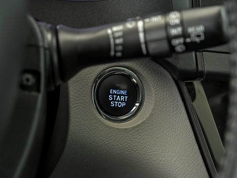 Used 2020 Toyota Sienna XLE FWD image 20