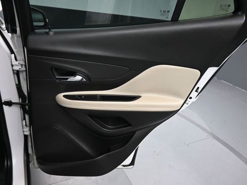 Used 2018 Buick Encore Preferred image 33