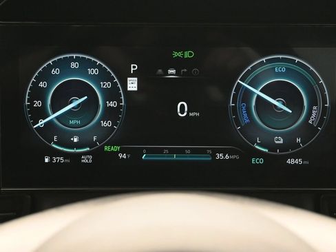 Used 2025 Hyundai Elantra SEL FWD image 22