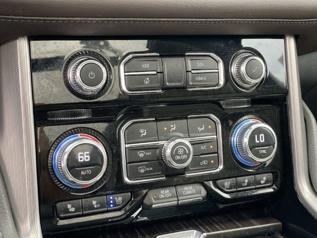 Used 2023 GMC Yukon Denali AWD/4WD image 15