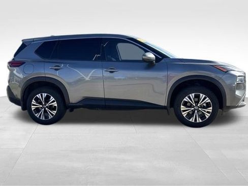 Used 2021 Nissan Rogue SV FWD image 4