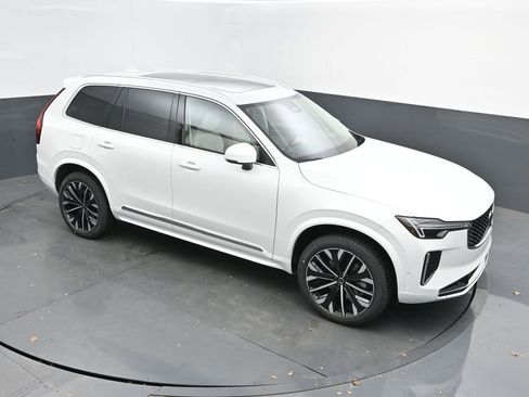 New 2026 Volvo XC90 B6 Ultra w/ Protection Package AWD/4WD image 29