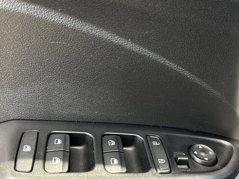 Certified 2022 Hyundai Venue Limited image 12