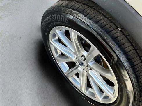 Used 2017 Ford Explorer Limited image 9