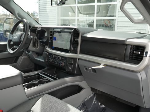 New 2026 Ford F250 XLT w/ XLT Premium Package AWD/4WD image 28