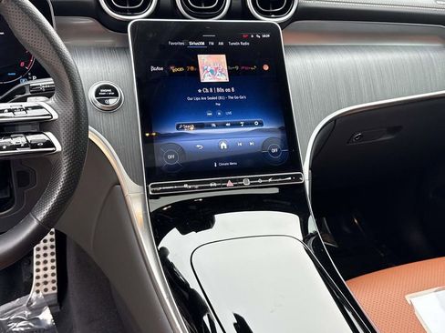 Used 2024 Mercedes-Benz GLC 300 4MATIC image 12