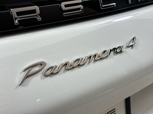 Used 2018 Porsche Panamera 4 image 34