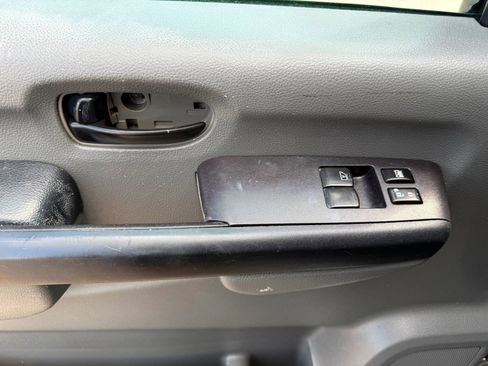 Used 2015 Nissan NV 2500 SV w/ Side & Curtain Airbag Package image 16