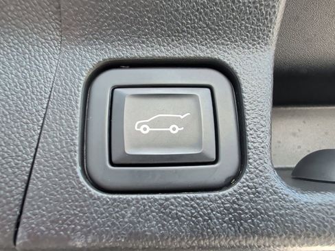 Used 2021 GMC Acadia SLE w/ Driver Convenience Package image 21