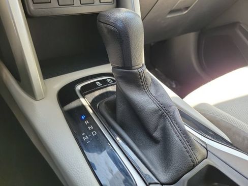 Used 2022 Toyota Corolla Cross L FWD image 28