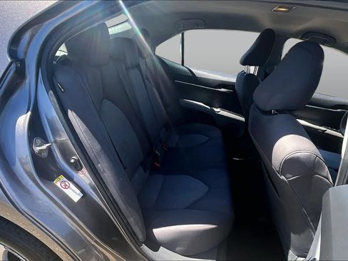 Used 2019 Toyota Camry LE FWD image 19